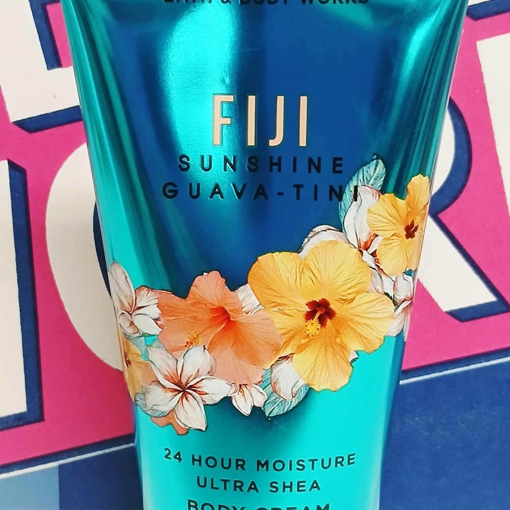Bath and Body Works Fiji Sunshine Guava-Tini Travel Size Body Cream 2.5 oz - Picture 3 of 5
